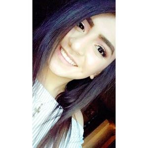 Meet your Posher, Mona